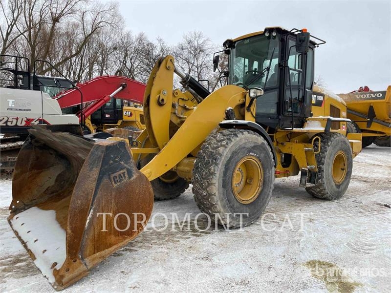 CAT 930M Iekrāvēji uz riteņiem
