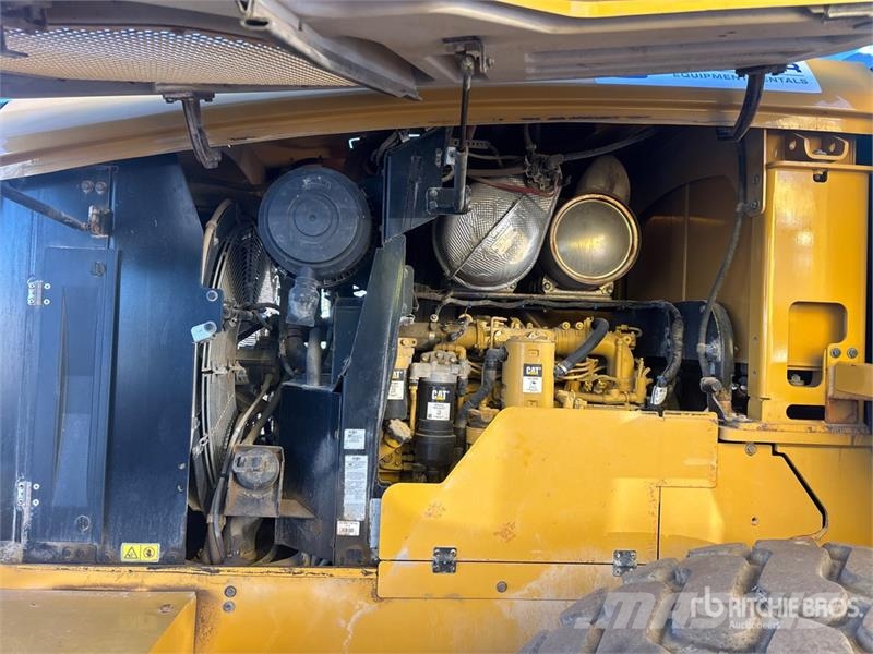 CAT 930M Pyöräkuormaajat