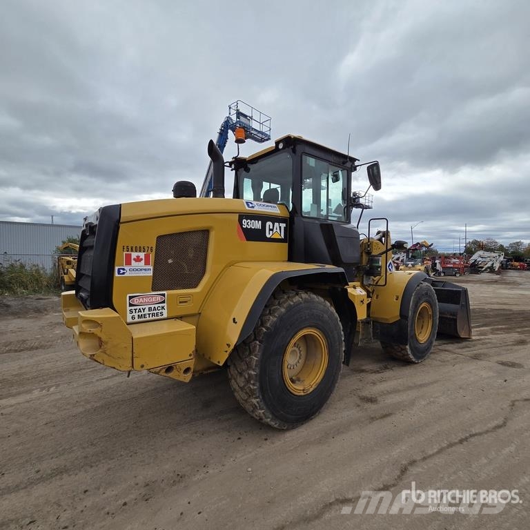 CAT 930M Iekrāvēji uz riteņiem