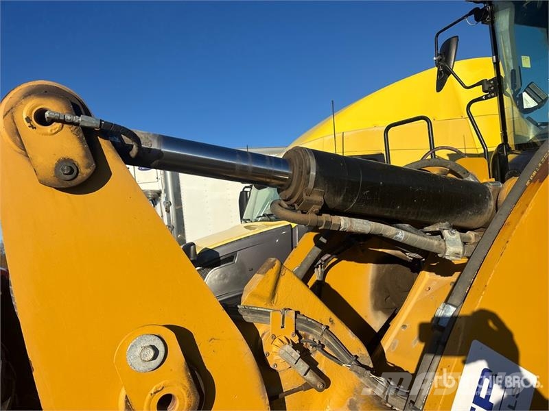 CAT 930M Pyöräkuormaajat
