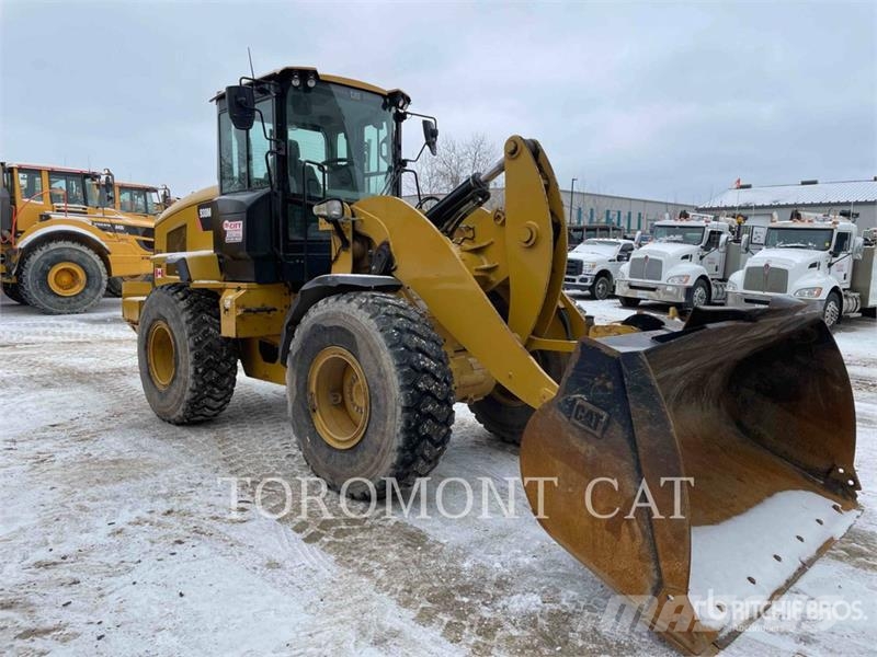 CAT 930M Iekrāvēji uz riteņiem