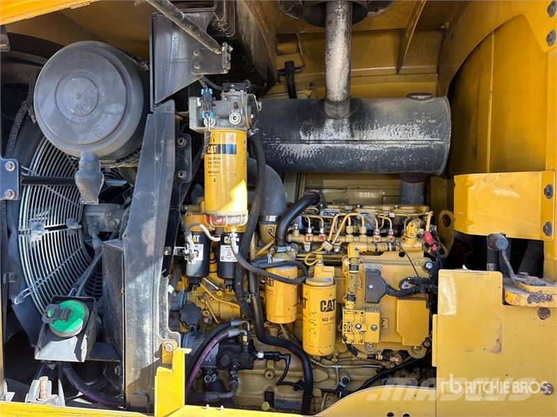 CAT 938K Wheel Loader Iekrāvēji uz riteņiem