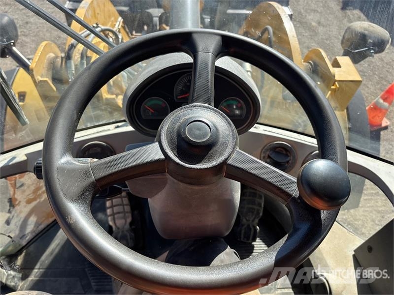 CAT 938K Wheel Loader Iekrāvēji uz riteņiem