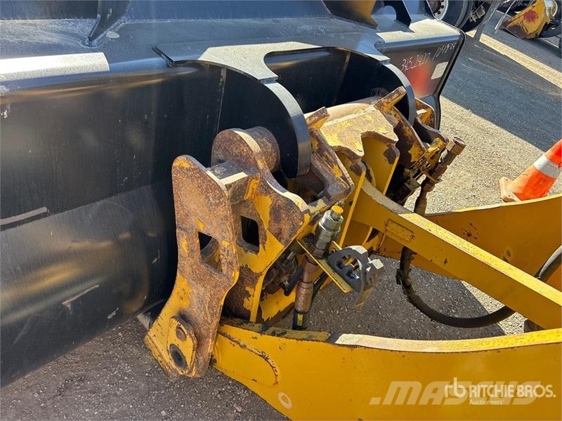 CAT 938K Wheel Loader Iekrāvēji uz riteņiem