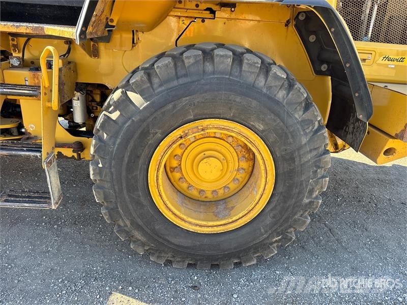 CAT 938K Wheel Loader Iekrāvēji uz riteņiem