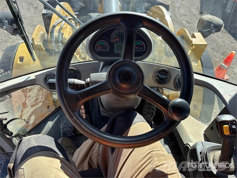 CAT 938K Wheel Loader Iekrāvēji uz riteņiem