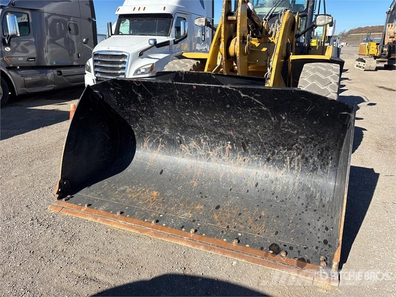 CAT 938K Wheel Loader Iekrāvēji uz riteņiem