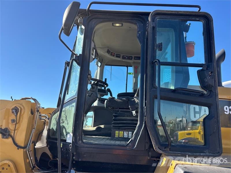 CAT 938K Wheel Loader Iekrāvēji uz riteņiem