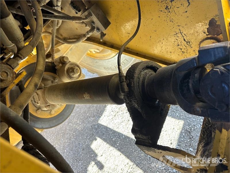 CAT 938K Wheel Loader Iekrāvēji uz riteņiem