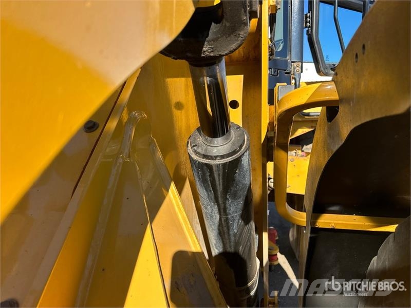 CAT 938M Radlader