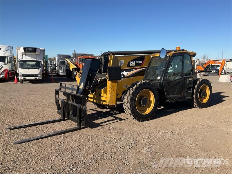 CAT 943D Telehandler Teleskopické manipulátory