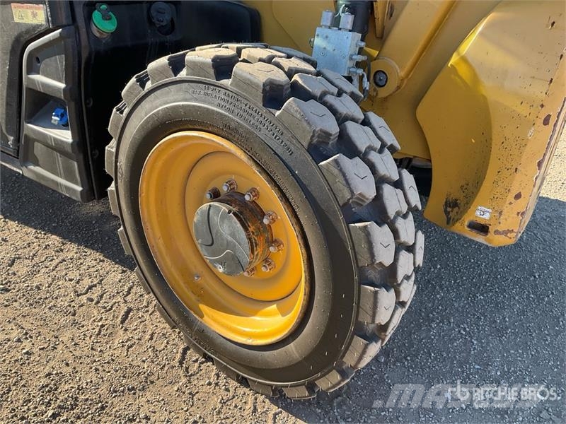 CAT 943D Telehandler Teleskopické manipulátory