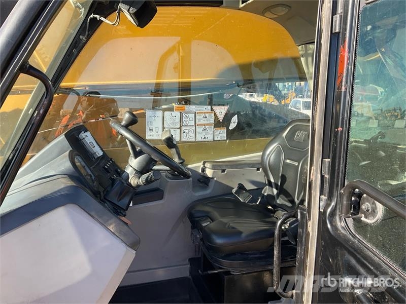 CAT 943D Telehandler Teleskopické manipulátory