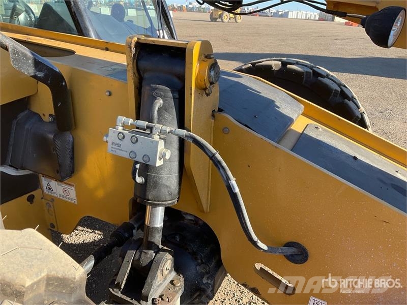 CAT 943D Telehandler Teleskopické manipulátory
