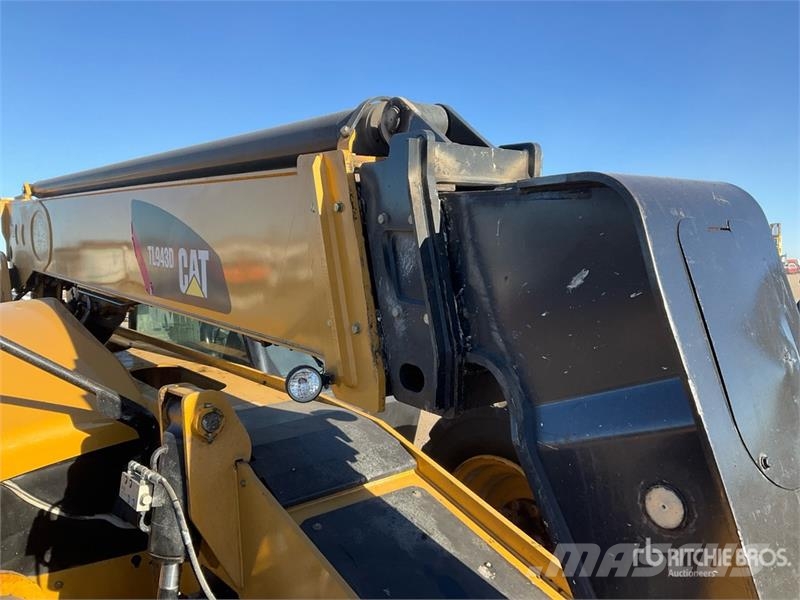 CAT 943D Telehandler Teleskopické manipulátory