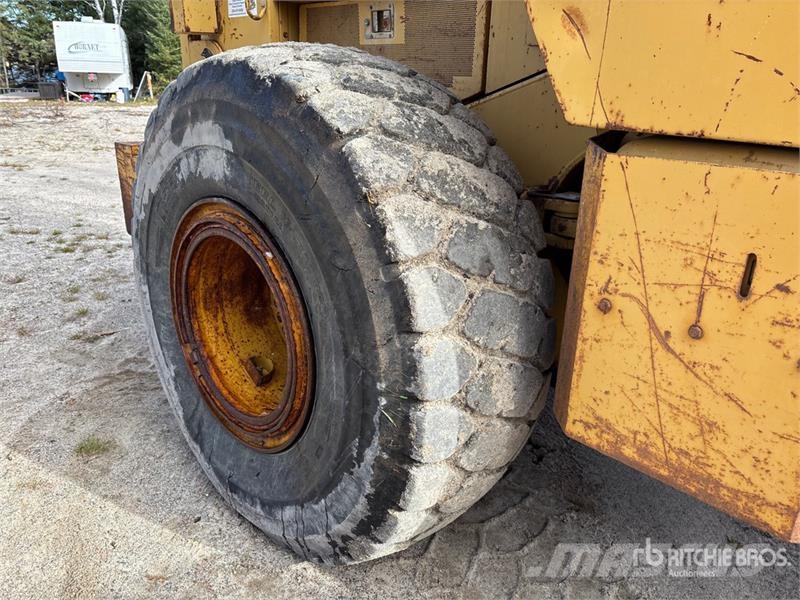 CAT 950F Gumikerekes homlokrakodók