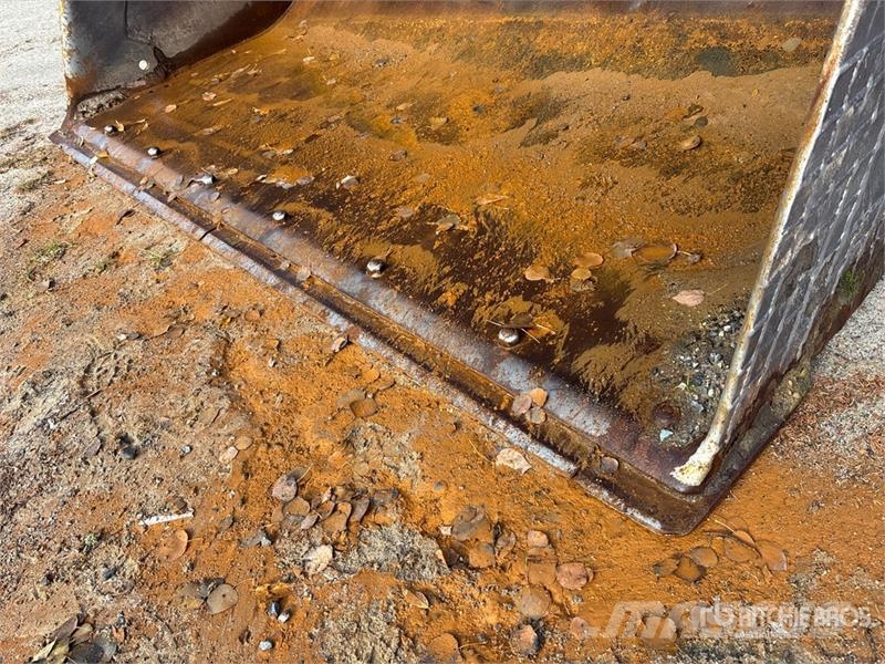 CAT 950F Gumikerekes homlokrakodók