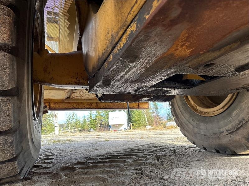 CAT 950F Gumikerekes homlokrakodók