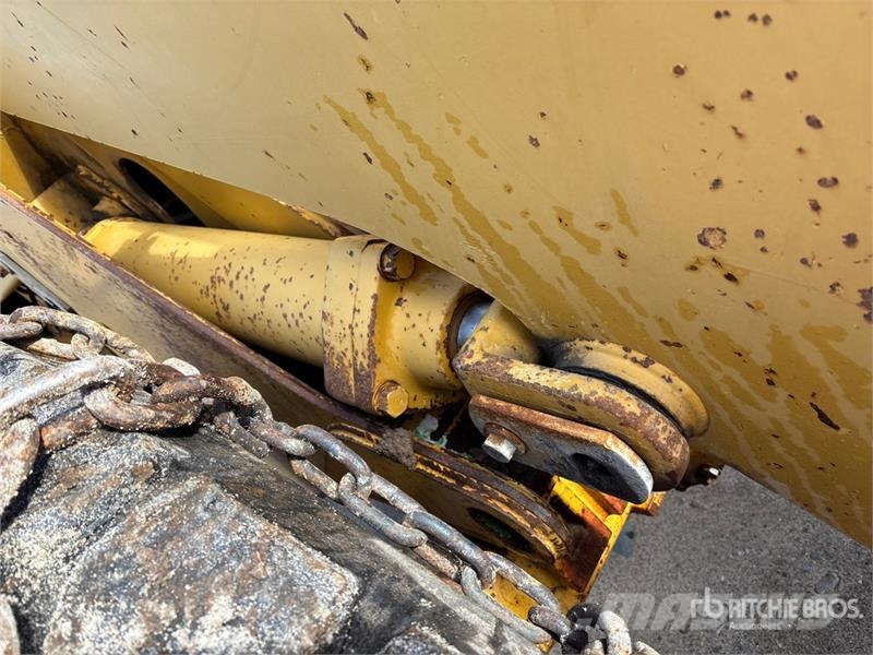 CAT 950F Gumikerekes homlokrakodók
