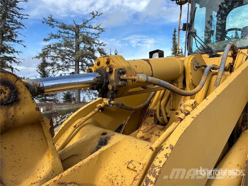 CAT 950F Gumikerekes homlokrakodók