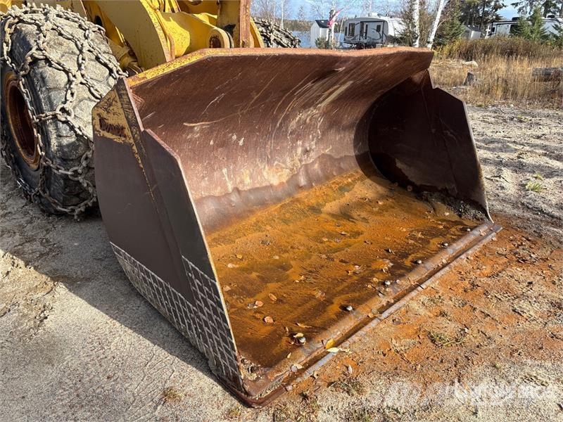CAT 950F Gumikerekes homlokrakodók