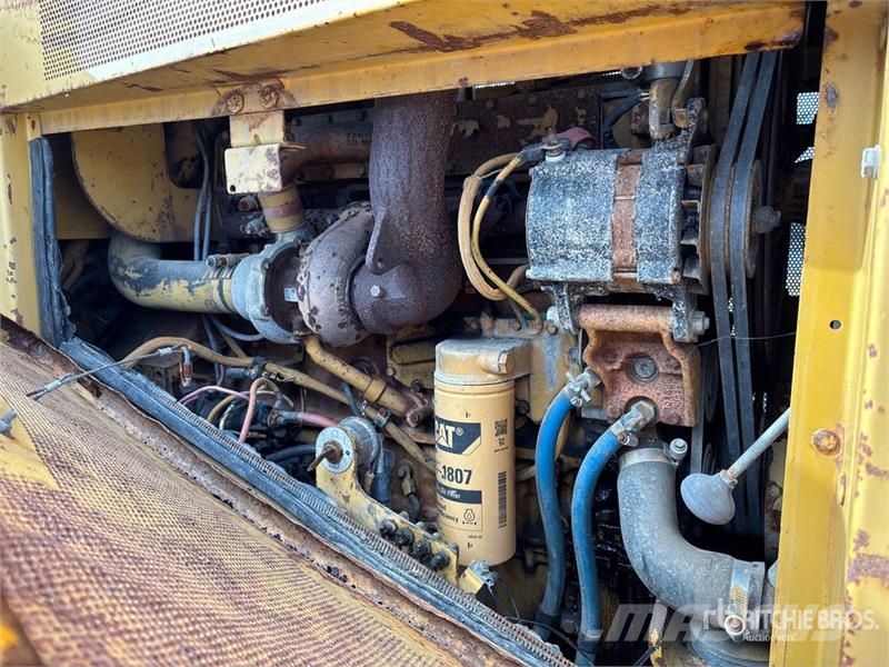 CAT 950F Gumikerekes homlokrakodók