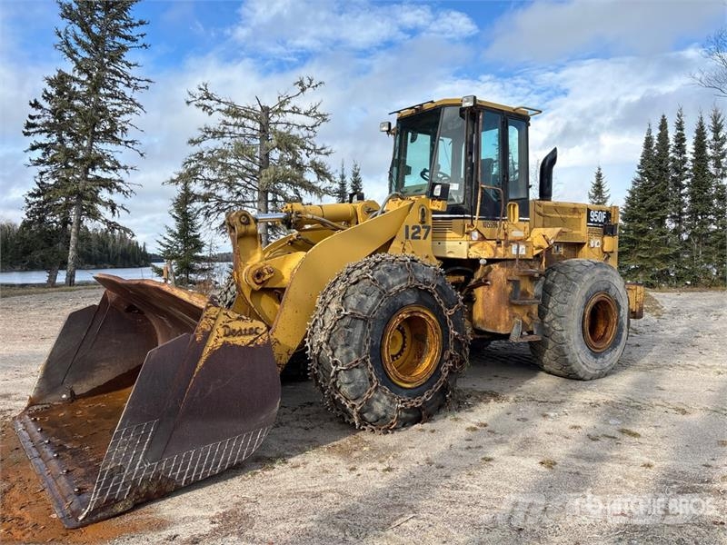 CAT 950F Gumikerekes homlokrakodók