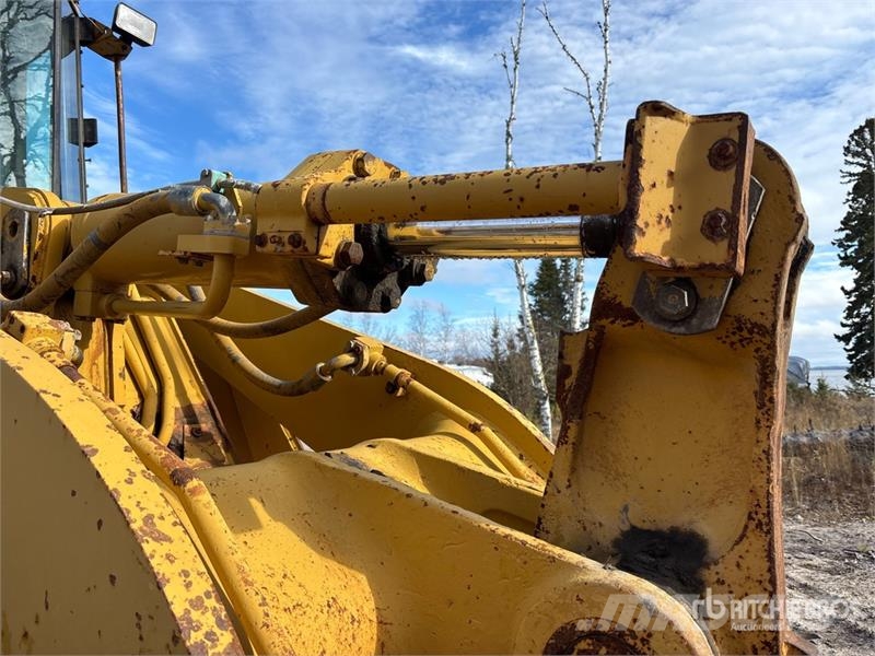 CAT 950F Gumikerekes homlokrakodók