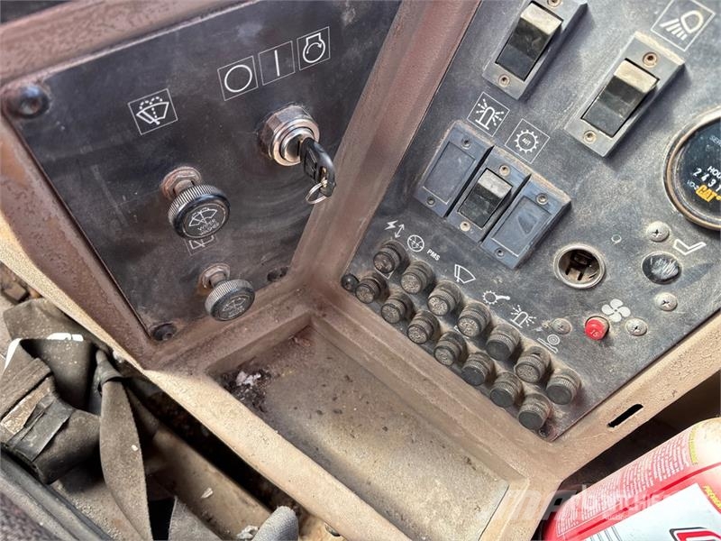 CAT 950F Gumikerekes homlokrakodók