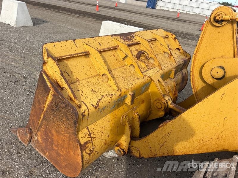 CAT 953 궤도식 로우더