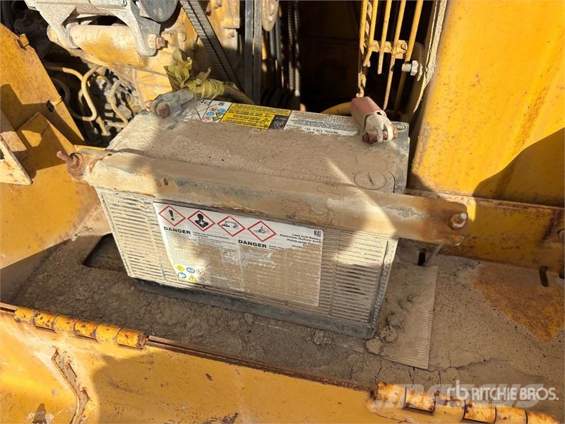 CAT 953 궤도식 로우더