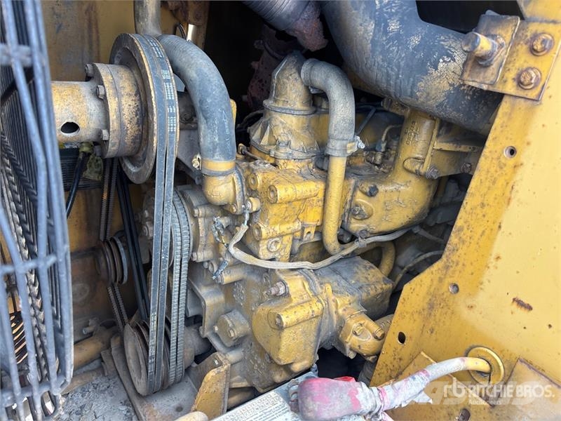 CAT 953 궤도식 로우더