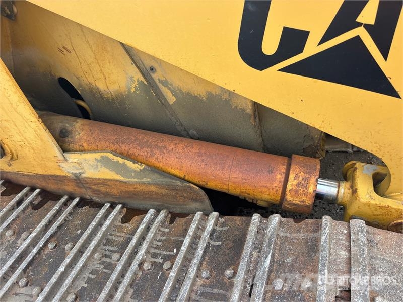 CAT 953 궤도식 로우더