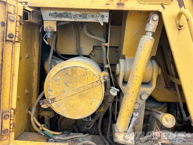 CAT 953C Lánctalpas homlokrakodók