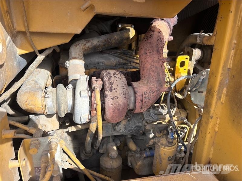 CAT 953C Lánctalpas homlokrakodók