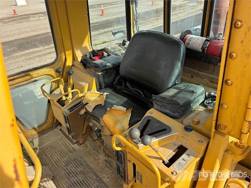 CAT 953C Lánctalpas homlokrakodók