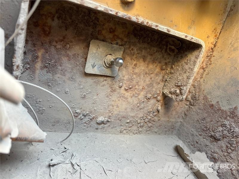 CAT 966G Iekrāvēji uz riteņiem