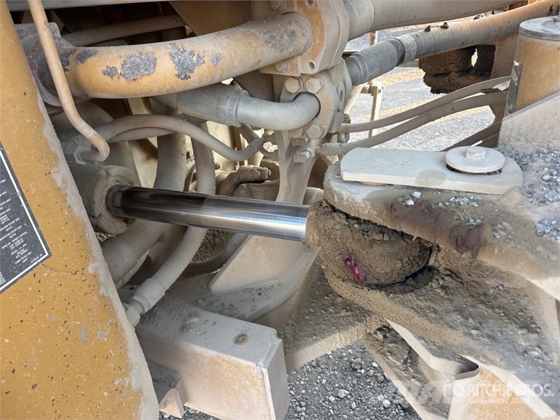 CAT 966G Iekrāvēji uz riteņiem