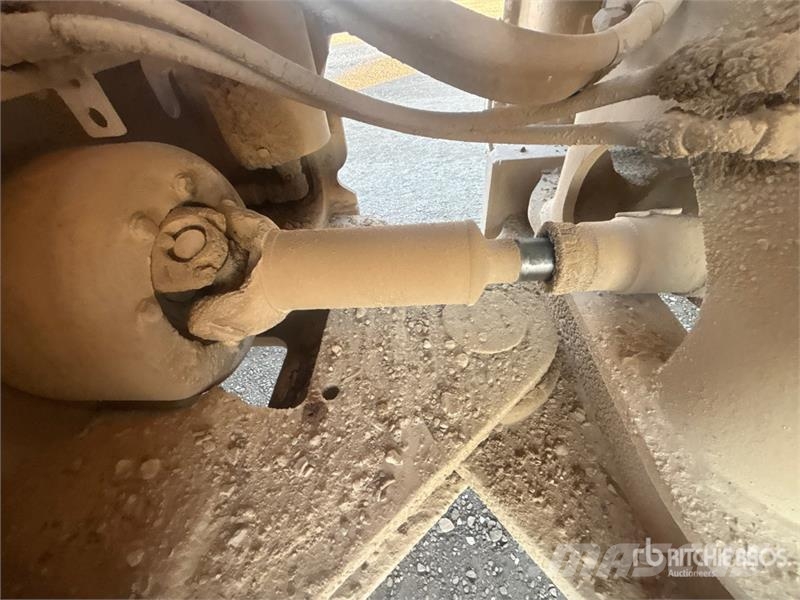 CAT 966G Iekrāvēji uz riteņiem