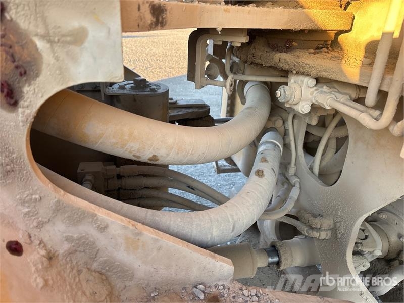 CAT 966G Iekrāvēji uz riteņiem
