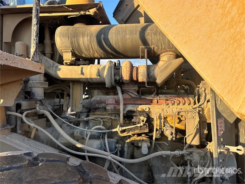 CAT 966G Iekrāvēji uz riteņiem