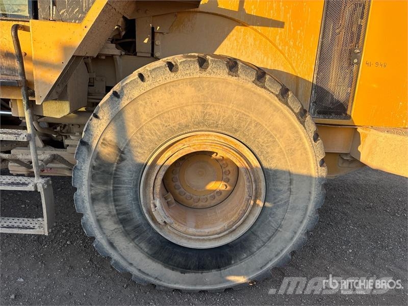 CAT 966G Iekrāvēji uz riteņiem