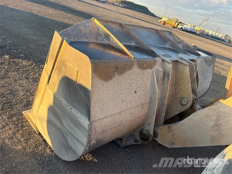 CAT 966G Iekrāvēji uz riteņiem