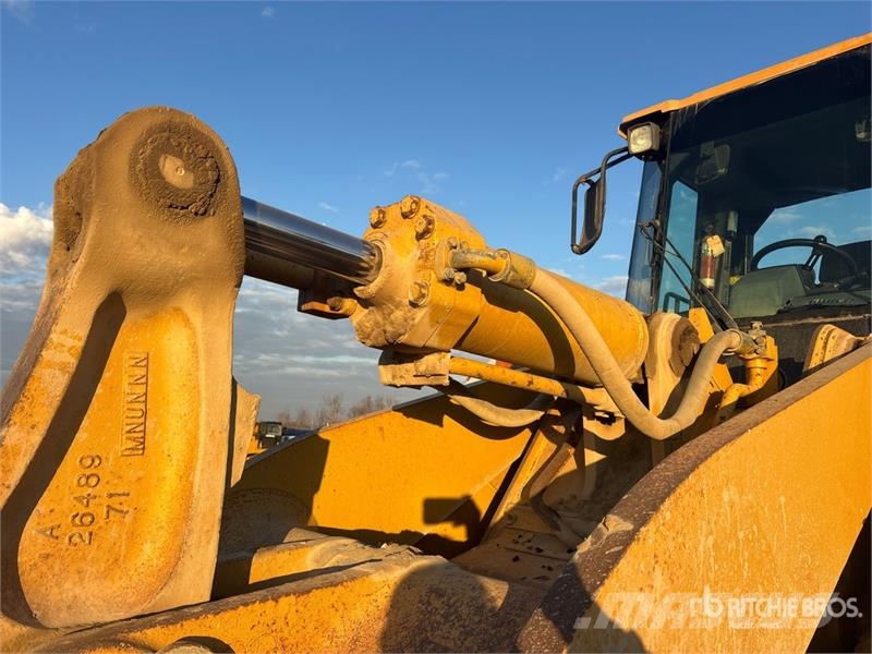 CAT 966G Iekrāvēji uz riteņiem