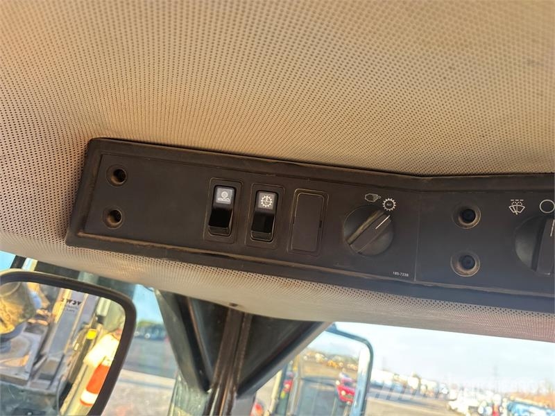 CAT 966G Iekrāvēji uz riteņiem
