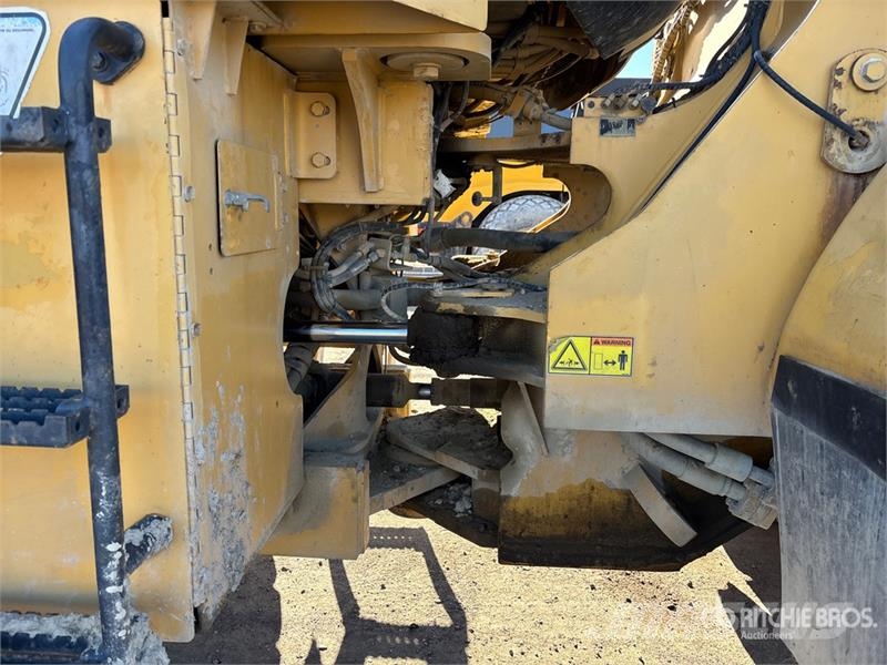 CAT 966H Wheel Loader Pale gommate
