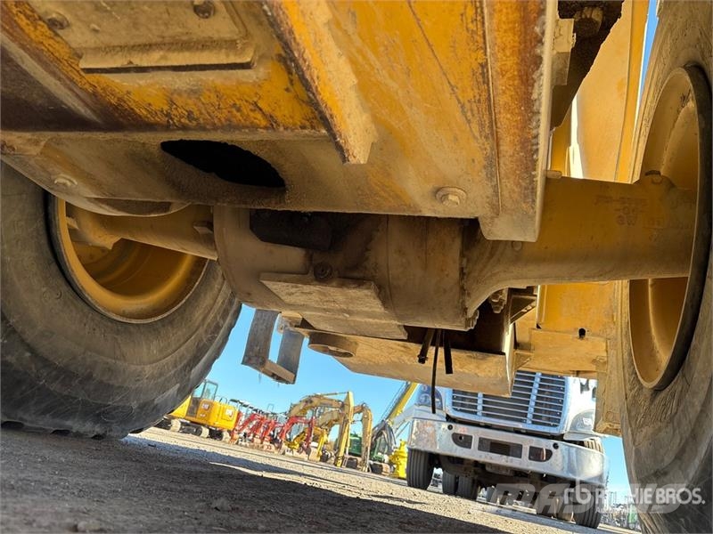 CAT 966H Wheel Loader Pale gommate