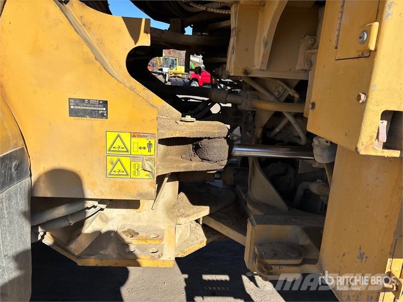 CAT 966H Wheel Loader Pale gommate