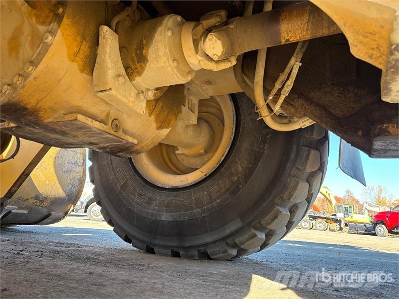 CAT 966H Wheel Loader Pale gommate
