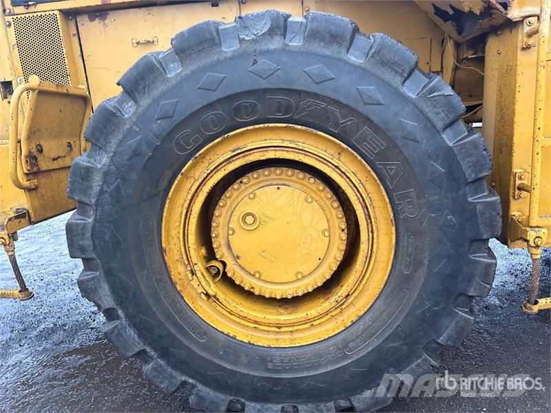 CAT 988B Wheel Loader Radlader